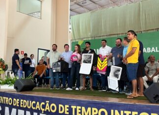 Detran-AM contempla motofretistas dos municípios de Boca do Acre e Pauini com kits de segurança