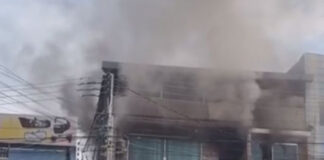 Incêndio atinge prédio de três andares na Praça 14