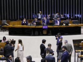 Câmara aprova PL Antifacção com críticas do governo e manda projeto ao Senado