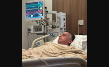 Bolsonaro passa mal outra vez e é levado para hospital